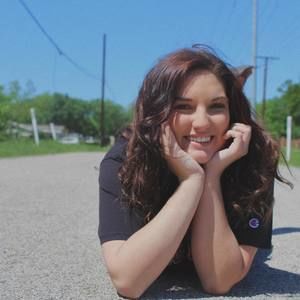 Meet your Posher, Genna